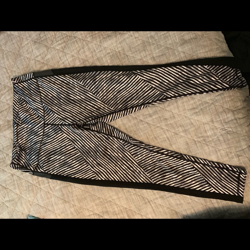 EUC Z BY Zelle Workout Leggings